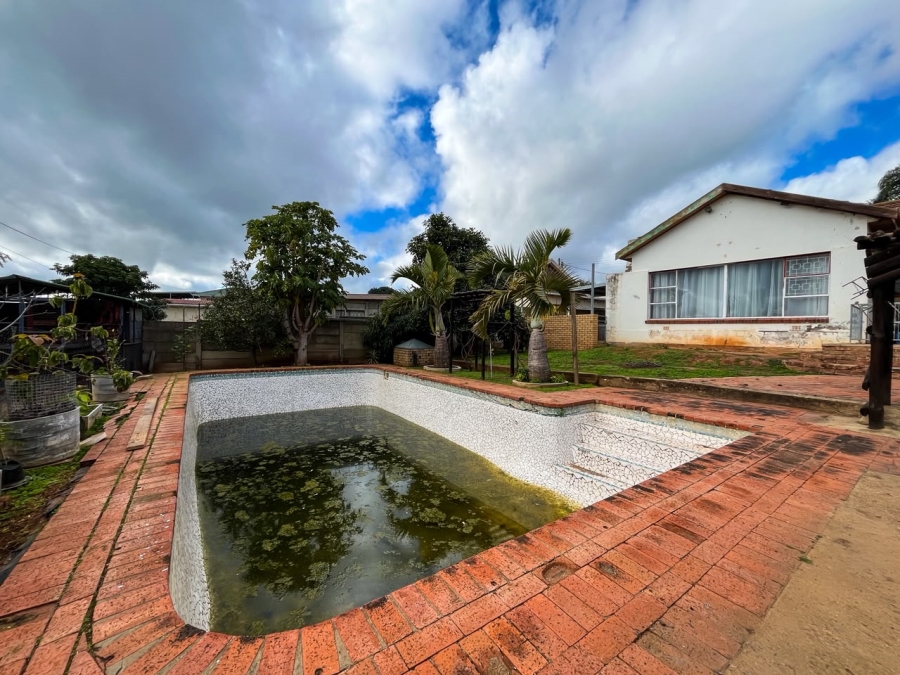 4 Bedroom Property for Sale in Bothasrus Eastern Cape